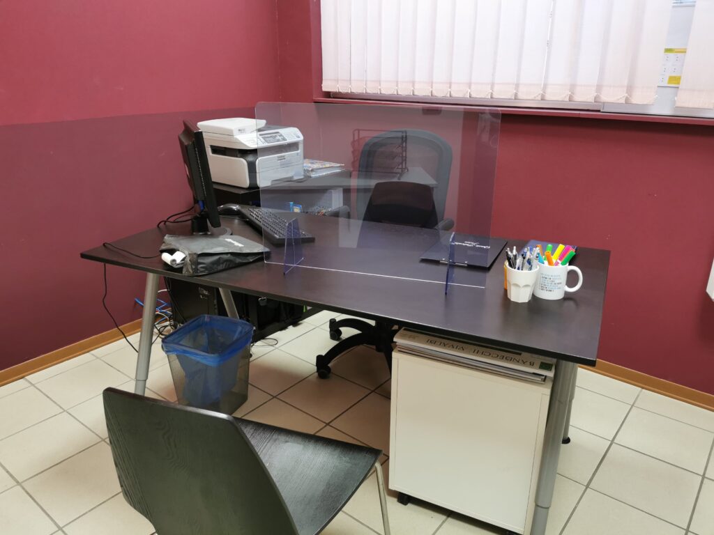 Ufficio temporaneo Verbena con protezione schermo parafiato - Spazio Polivalente Pistoia